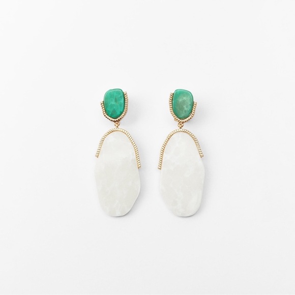 Elegant Gold and Green Dangle Earrings - Picture 1 of 3